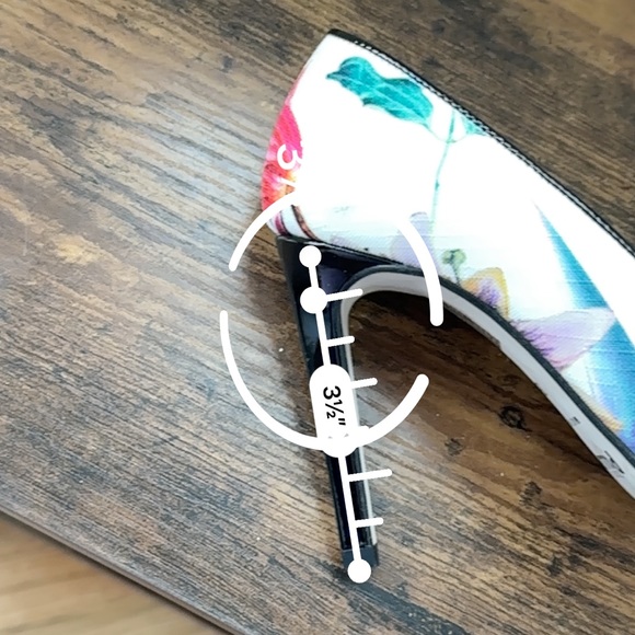 Never worn gorgeous Studio Pollini flower shoes size 36 - Picture 4 of 10